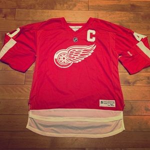 Zetterberg Captain Red Wings Jersey Youth Large